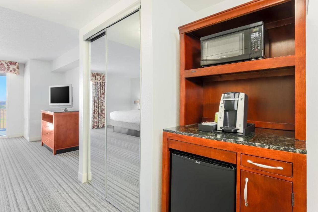 Hilton Garden Inn רואנוק ראפידס מראה חיצוני תמונה